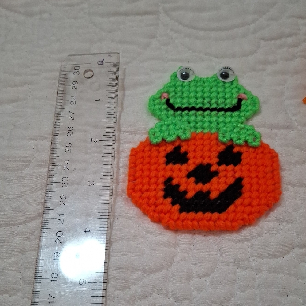 Handmade Plastic Canvas Frog and Pumpkin Magnet Halloween